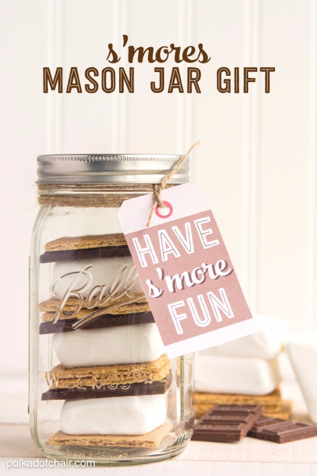 Best DIY Gifts in Mason Jars - S’mores Mason Jar Gift - Cute Mason Jar Crafts and Recipe Ideas that Make Great DIY Christmas Presents for Friends and Family - Gifts for Her, Him, Mom and Dad - Gifts in A Jar #diygifts #christmas