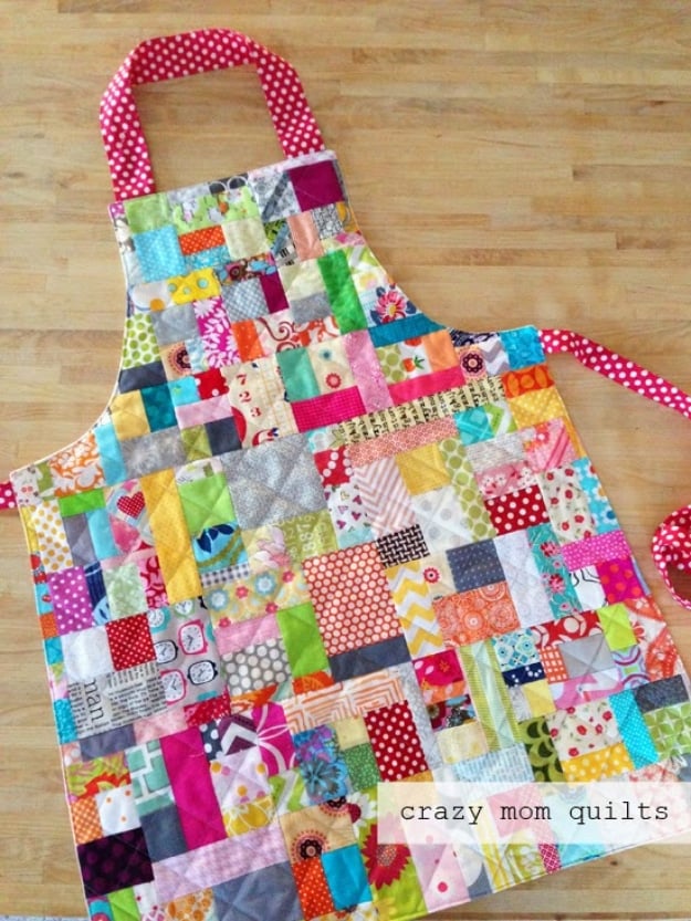 Best Quilting Projects for DIY Gifts - Scrap Happy Apron - Things You Can Quilt and Sew for Friends, Family and Christmas Gift Ideas - Easy and Quick Quilting Patterns for Presents To Give At Holidays, Birthdays and Baby Gifts. Step by Step Tutorials and Instructions 