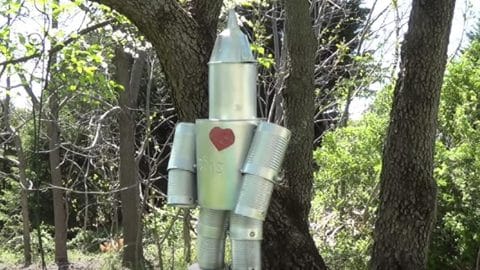 Watch How She Makes The Famous Beloved Tin Man Out Of Recycled Cans! | DIY Joy Projects and Crafts Ideas