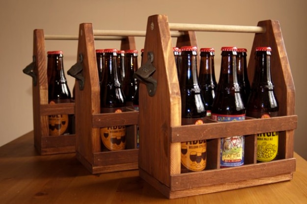 DIY Gifts for Dad - Wooden Beer Totes - Best Craft Projects and Gift Ideas You Can Make for Your Father - Last Minute Presents for Birthday and Christmas - Creative Photo Projects, Gift Card Holders, Gift Baskets and Thoughtful Things to Give Fathers and Dads #diygifts #dad #dadgifts #fathersday