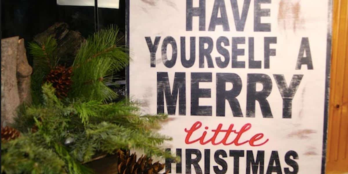 Watch How She Makes This Awesome Rustic Christmas Sign Full Of Charm! | DIY Joy Projects and Crafts Ideas