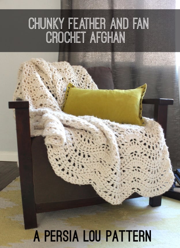 DIY Blankets and Throws - Chunky Feather And Fan Crochet Blanket - How To Make Easy Home Decor and Warm Covers for Women, Kids, Teens and Adults - Fleece, Knit, No Sew and Easy Projects to Make for Bed and Sofa 