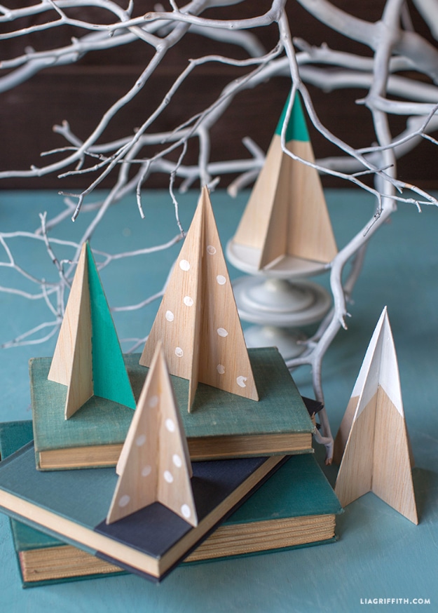 Cheap DIY Ideas for Your Christmas Tree - DIY Balsa Wood Christmas Tree - Cool Handmade Ornaments, DIY Decorating Ideas and Ornament Tutorials - Cheap Christmas Home Decor - Xmas Crafts #christmas #diy #crafts