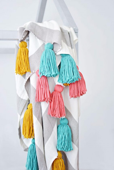 Throw Making 35 Creative DIY Throws and Blankets - DIY Joy