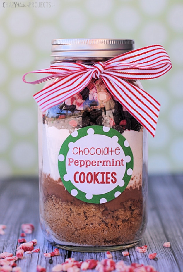 Best Mason Jar Cookies - Double Chocolate Peppermint Cookies in a Jar - Mason Jar Cookie Recipe Mix for Cute Decorated DIY Gifts - Easy Chocolate Chip Recipes, Christmas Presents and Wedding Favors in Mason Jars - Fun Ideas for DIY Parties and Cheap Last Minute Gift Ideas for Friends #diygifts #masonjarcrafts
