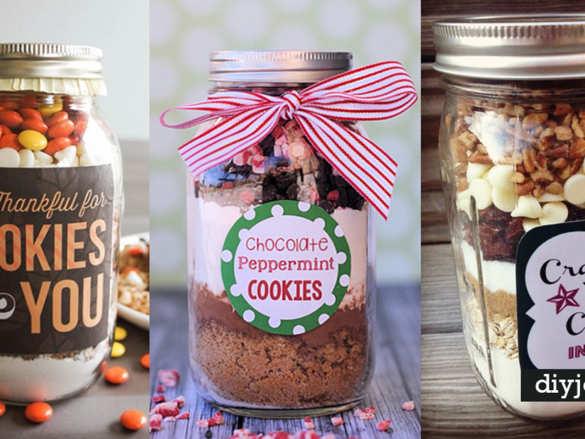 Thankful Cookies in a Jar - Mason Jar Cookies for those you're