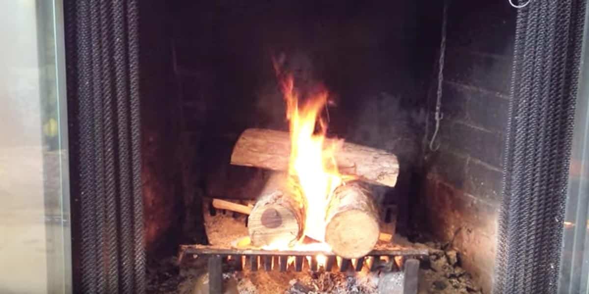 He Shows Us The Art Of Building A Fire Quick And Easy! | DIY Joy Projects and Crafts Ideas