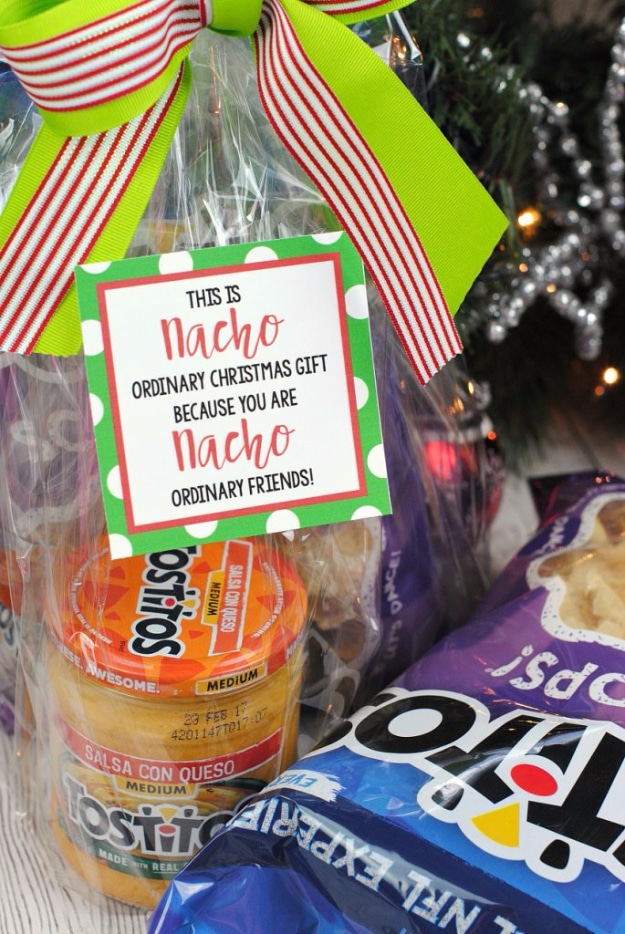 DIY Christmas Gifts for Friends - Nacho Neighbor Gift - Easy Housewarming Gift Baskets and Cheap and Easy Gift Ideas to Make for Friends - Do It Yourself Projects You Can Sew and Craft That Make Awesome DIY Gifts and Homemade Christmas Ideas