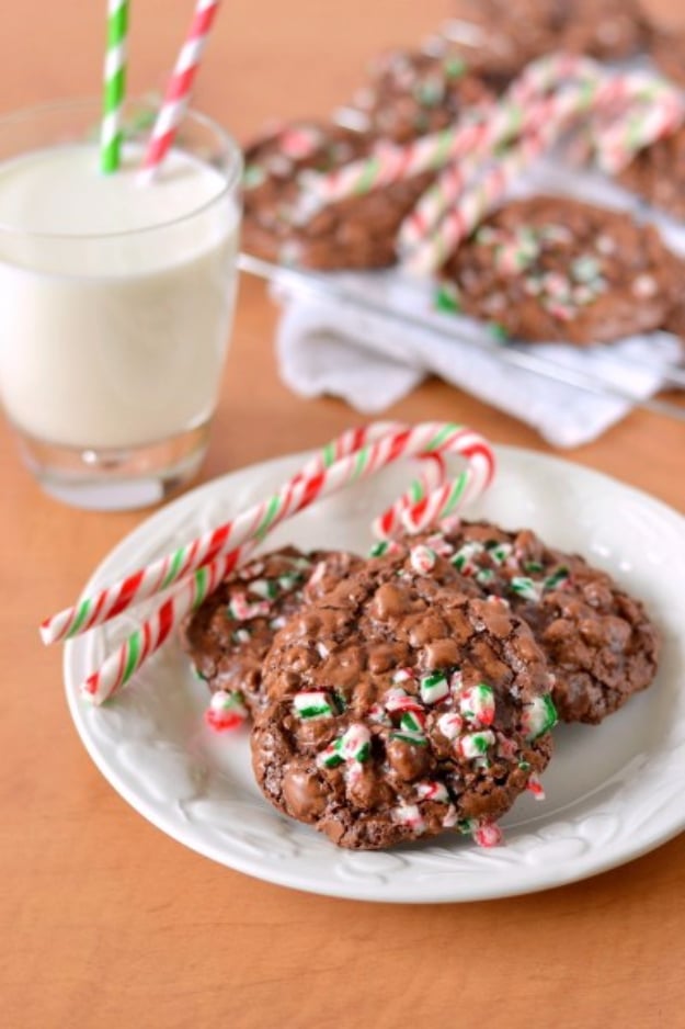 Best Recipes for Christmas Cookies- Peppermint Chocolate Puddle Cookies - Easy Decorated Holiday Cookies - Candy Cookie Recipes Ideas for Kids - Traditional Favorites and Gluten Free and Healthy Versions - Quick No Bake Cookies and Last Minute Desserts for the Holidays 