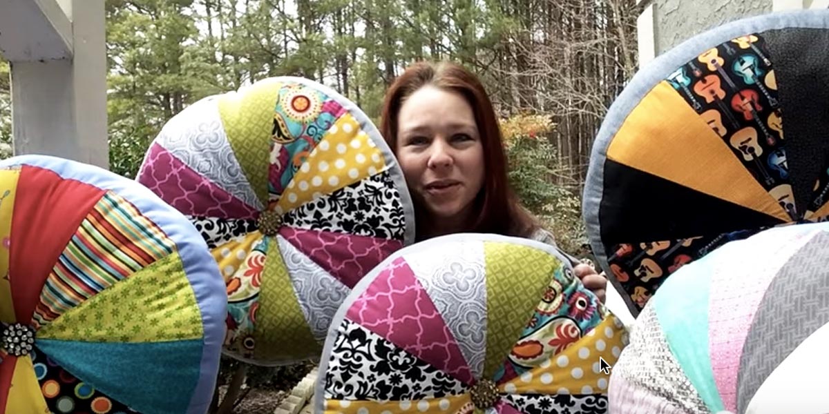 How to Make Quilted Pin Wheel Pillows | DIY Joy Projects and Crafts Ideas