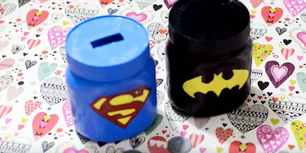 She Makes Super Hero’s Mason Jar Piggy Banks That Kids Will Love! | DIY Joy Projects and Crafts Ideas