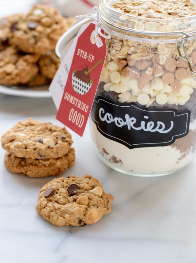 Best Mason Jar Cookies - Triple Chip Oatmeal Cookie Mix In A Jar - Mason Jar Cookie Recipe Mix for Cute Decorated DIY Gifts - Easy Chocolate Chip Recipes, Christmas Presents and Wedding Favors in Mason Jars - Fun Ideas for DIY Parties and Cheap Last Minute Gift Ideas for Friends #diygifts #masonjarcrafts