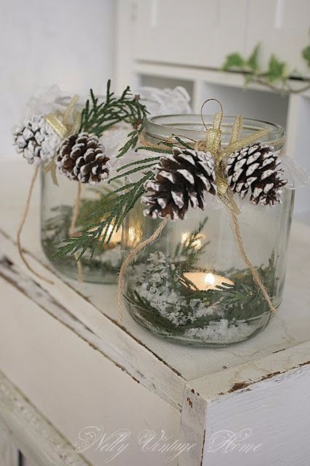 DIY Christmas Luminaries and Home Decor for The Holidays - Vintage Christmas Luminaries - Cool Candle Holders, Tea Lights, Holiday Gift Ideas, Christmas Crafts for Kids #diy #luminaries #christmas