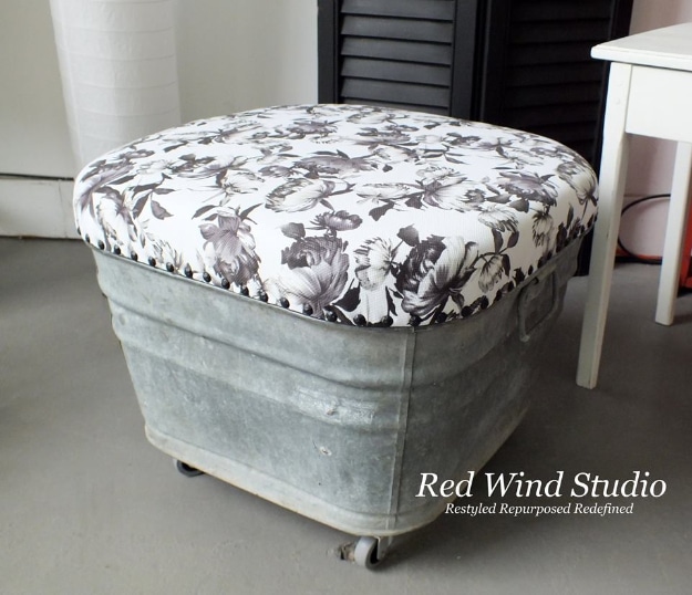 DIY Farmhouse Style Decor Ideas for the Bedroom - Wash Tub Ottoman - Rustic Farm House Ideas for Furniture, Paint Colors, Farm House Decoration for Home Decor in The Bedroom - Wall Art, Rugs, Nightstands, Lights and Room Accessories #diyideas #diyfurniture