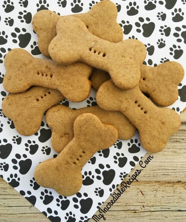 DIY Dog Hacks - 4 Ingredient Dog Biscuits - Training Tips, Ideas for Dog Beds and Toys, Homemade Remedies for Fleas and Scratching - Do It Yourself Dog Treat Recips, Food and Gear for Your Pet #dogs #diy #crafts