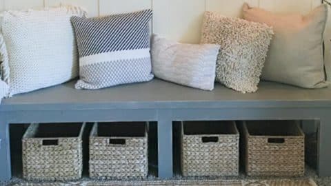 They Make This Amazing Farmhouse Bench That Adds So Much Charm To A Home! | DIY Joy Projects and Crafts Ideas