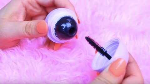 Watch How She Makes Her Own Mascara (Wow!) | DIY Joy Projects and Crafts Ideas