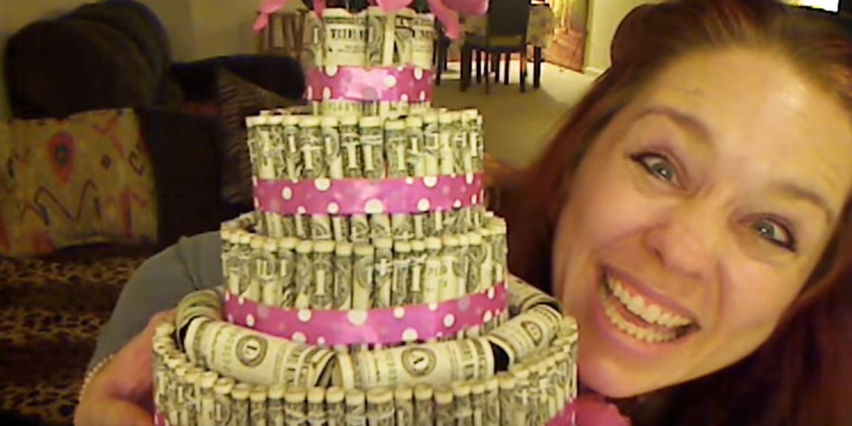 Awesome Money Cake Is Sure To Be The Talk Of The Party! | DIY Joy Projects and Crafts Ideas