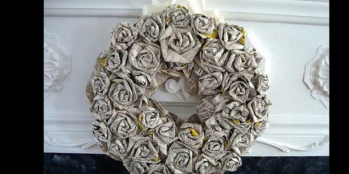 Watch How She Makes This Amazing Rolled Paper Roses Wreath! | DIY Joy Projects and Crafts Ideas