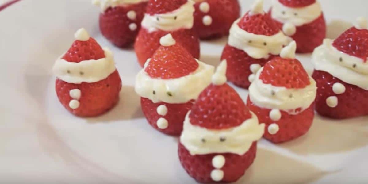 She Makes The Most Precious Strawberry Santas For All Her Grand Christmas Festivities (Watch!) | DIY Joy Projects and Crafts Ideas