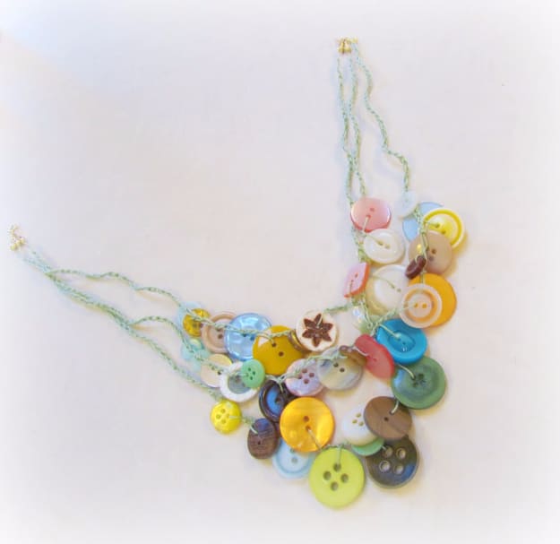 DIY Projects and Crafts Made With Buttons - Button Necklace - Easy and Quick Projects You Can Make With Buttons - Cool and Creative Crafts, Sewing Ideas and Homemade Gifts for Women, Teens, Kids and Friends - Home Decor, Fashion and Cheap, Inexpensive Fun Things to Make on A Budget 