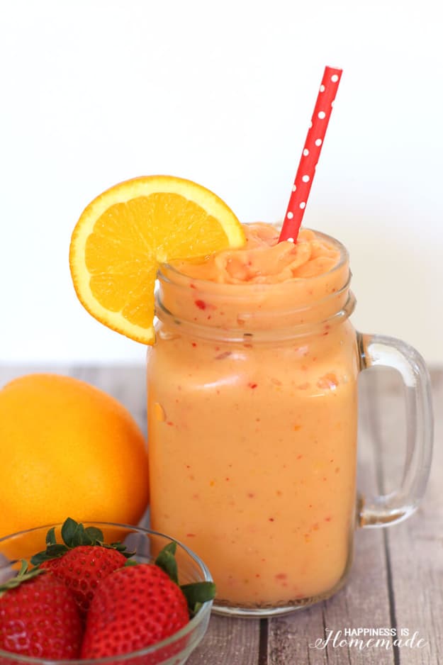 Healthy Smoothie Recipes - Coldbuster Immune Boosting Smoothie - Easy ideas perfect for breakfast, energy. Low calorie and high protein recipes for weightloss and to lose weight. Simple homemade recipe ideas that kids love. Quick EASY morning recipes before work and school, after workout #smoothies #healthy #smoothie #healthyrecipes #recipes
