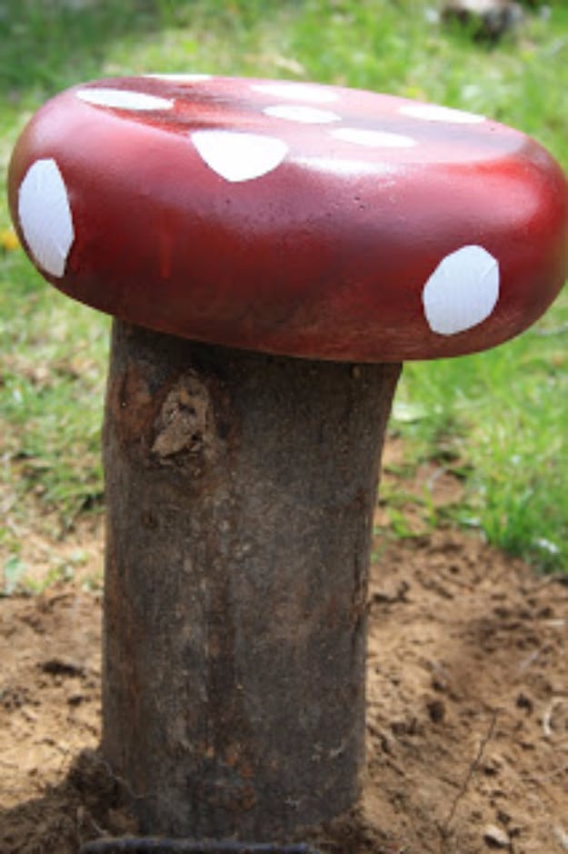 DIY Ideas for the Outdoors - Cute Toadstools For The Backyard - Best Do It Yourself Ideas for Yard Projects, Camping, Patio and Spending Time in Garden and Outdoors - Step by Step Tutorials and Project Ideas for Backyard Fun, Cooking and Seating #diy