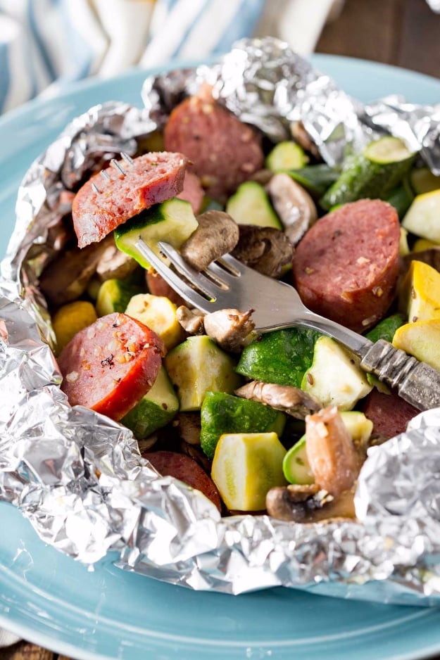 DIY Tin Foil Camping Recipes - Foil Packet Kielbasa - Tin Foil Dinners, Ideas for Camping Trips healthy Easy Make Ahead Recipe Ideas for the Campfire. Breakfast, Lunch, Dinner and Dessert, #recipes #camping