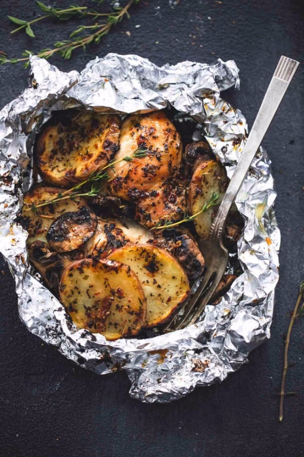 DIY Tin Foil Camping Recipes - Grilled Herbed Chicken Potato Foil Packs - Tin Foil Dinners, Ideas for Camping Trips healthy Easy Make Ahead Recipe Ideas for the Campfire. Breakfast, Lunch, Dinner and Dessert, #recipes #camping