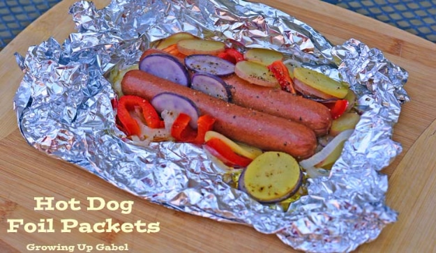 DIY Tin Foil Camping Recipes - Hot Dog Foil Packets - Tin Foil Dinners, Ideas for Camping Trips healthy Easy Make Ahead Recipe Ideas for the Campfire. Breakfast, Lunch, Dinner and Dessert, #recipes #camping