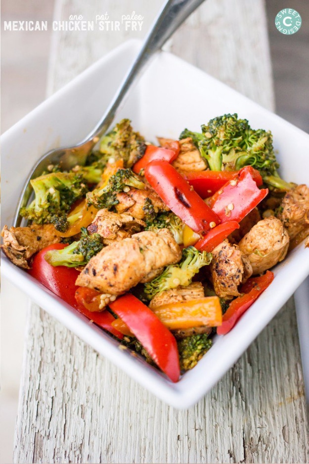 Quick and Healthy Dinner Recipes - One Pot Paleo Mexican Chicken Stir Fry - Easy and Fast Recipe Ideas for Dinners at Home - Chicken, Beef, Ground Meat, Pasta and Vegetarian Options - Cheap Dinner Ideas for Family, for Two , for Last Minute Cooking #recipes #healthyrecipes