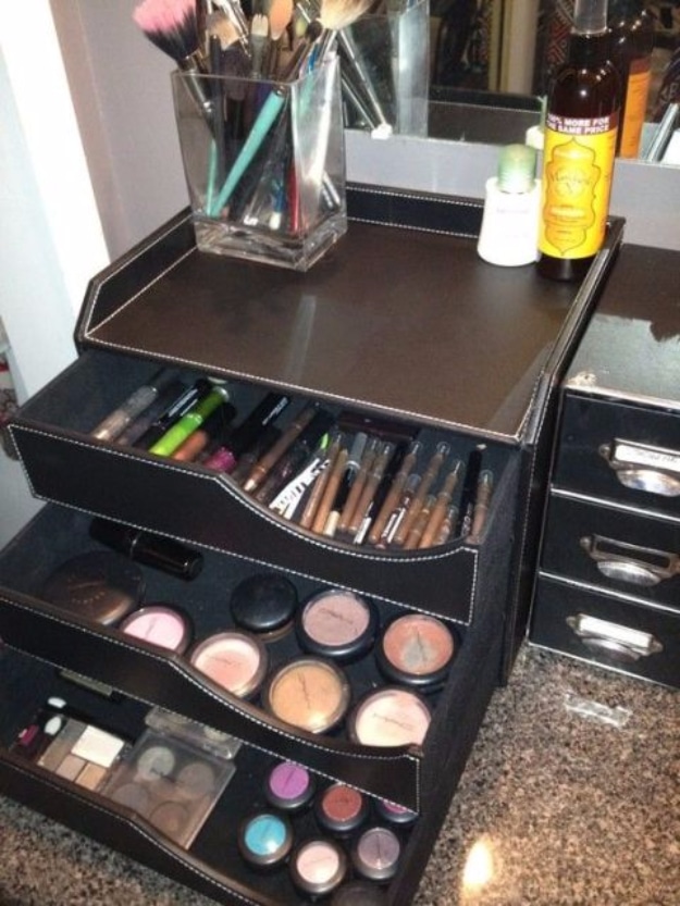 Best Organizing Ideas for the New Year - Store Your Makeup in a Desk Organizer - Resolutions for Getting Organized - DIY Organizing Projects for Home, Bedroom, Closet, Bath and Kitchen - Easy Ways to Organize Shoes, Clutter, Desk and Closets - DIY Projects and Crafts for Women and Men 