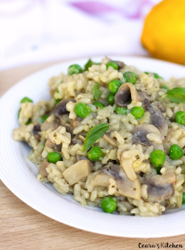 Quick and Healthy Dinner Recipes - Vegan Mushroom Risotto - Easy and Fast Recipe Ideas for Dinners at Home - Chicken, Beef, Ground Meat, Pasta and Vegetarian Options - Cheap Dinner Ideas for Family, for Two , for Last Minute Cooking #recipes #healthyrecipes