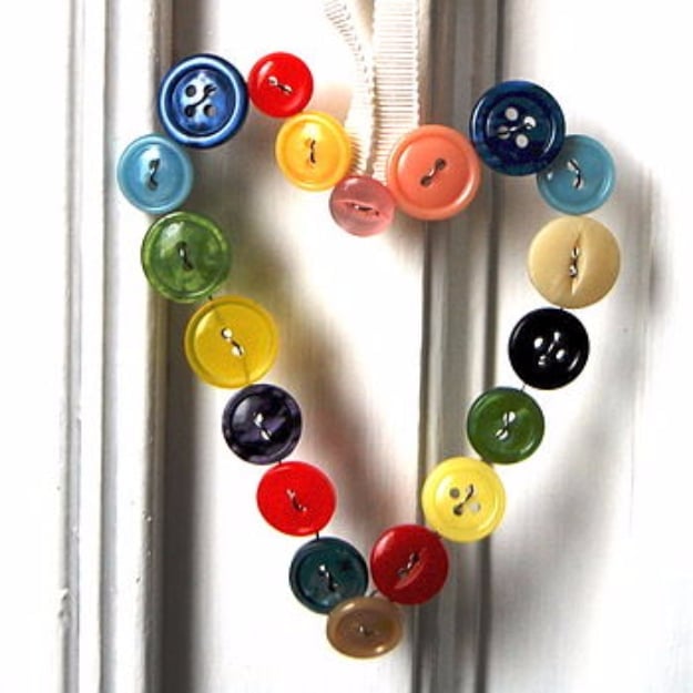 DIY Projects and Crafts Made With Buttons - Vintage Button Heart - Easy and Quick Projects You Can Make With Buttons - Cool and Creative Crafts, Sewing Ideas and Homemade Gifts for Women, Teens, Kids and Friends - Home Decor, Fashion and Cheap, Inexpensive Fun Things to Make on A Budget 