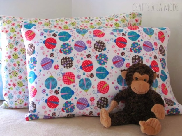 DIY Pillowcases - Warm Cozy Flannel Pillowcase - Easy Sewing Projects for Pillows - Bedroom and Home Decor Ideas - Sewing Patterns and Tutorials - No Sew Ideas - DIY Projects and Crafts for Women #sewing #diydecor #pillows 