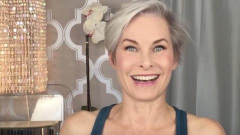 How She Does Classic Makeup On A Mature Face… | DIY Joy Projects and Crafts Ideas