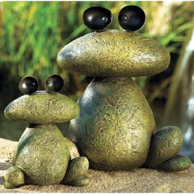 Pebble and Stone Crafts - DIY Rock Animals - DIY Ideas Using Rocks, Stones and Pebble Art - Mosaics, Craft Projects, Home Decor, Furniture and DIY Gifts You Can Make On A Budget #crafts