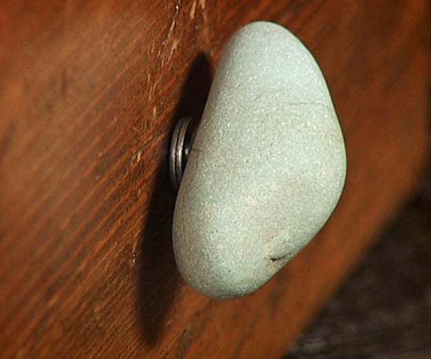Pebble and Stone Crafts - DIY Rock Knobs for Cabinets or Doors - DIY Ideas Using Rocks, Stones and Pebble Art - Mosaics, Craft Projects, Home Decor, Furniture and DIY Gifts You Can Make On A Budget #crafts