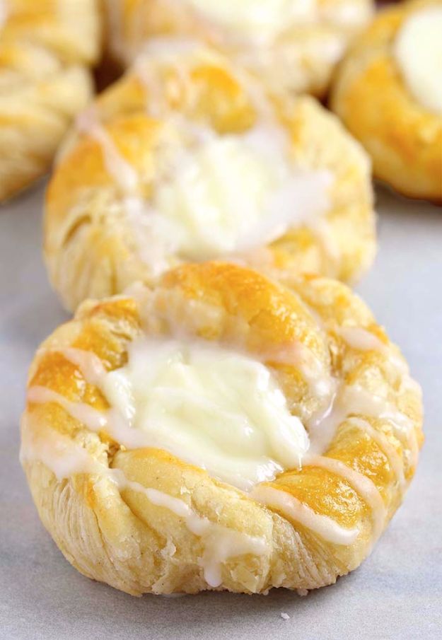 Best Crescent Roll Recipes - Easy Cream Cheese Danish - Easy Homemade Dinner Recipe Ideas With Cresent Rolls, Breakfast, Snack, Appetizers and Dessert - With Chicken and Ground Beef, Hot Dogs, Pizza, Garlic Taco, Sweet Desserts #recipes