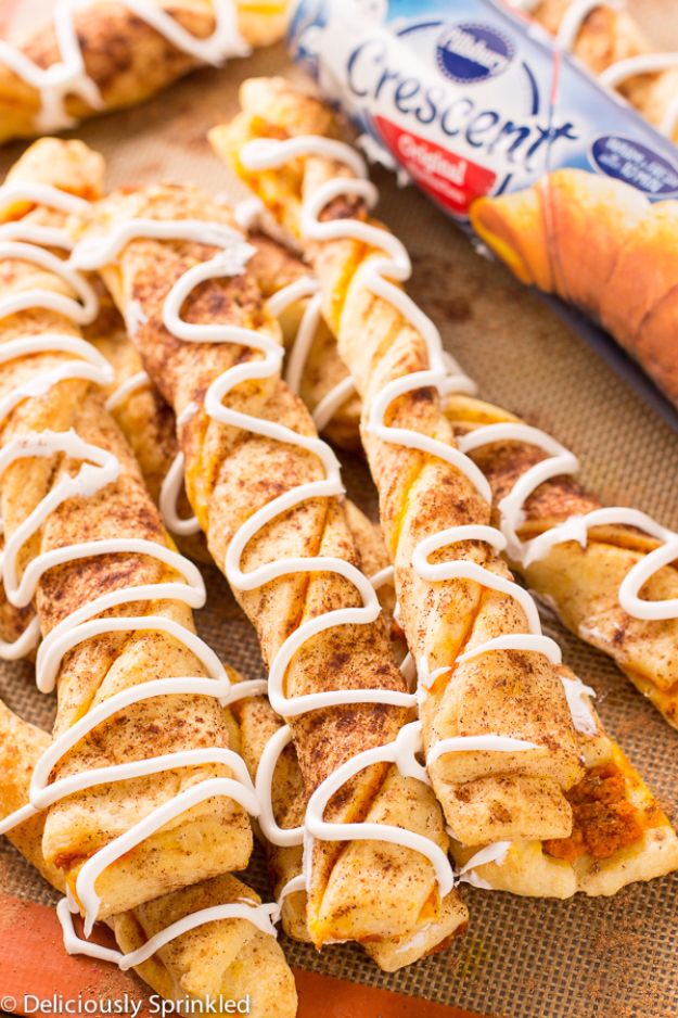 Best Crescent Roll Recipes - Pumpkin Pie Twists - Easy Homemade Dinner Recipe Ideas With Cresent Rolls, Breakfast, Snack, Appetizers and Dessert - With Chicken and Ground Beef, Hot Dogs, Pizza, Garlic Taco, Sweet Desserts #recipes