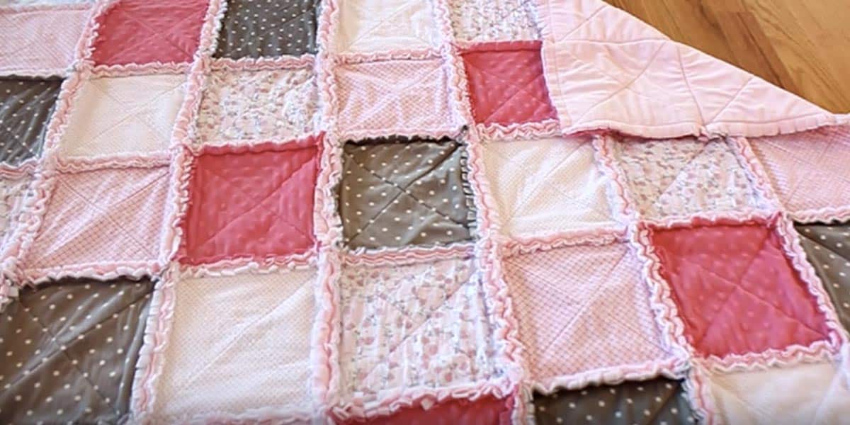 A Terrific Quilt Tutorial For A Beginner, But An All Time Favorite For So Many! | DIY Joy Projects and Crafts Ideas