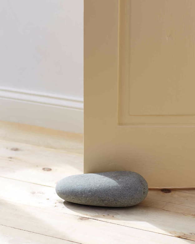 Pebble and Stone Crafts - Rock Solid Doorstop - DIY Ideas Using Rocks, Stones and Pebble Art - Mosaics, Craft Projects, Home Decor, Furniture and DIY Gifts You Can Make On A Budget #crafts