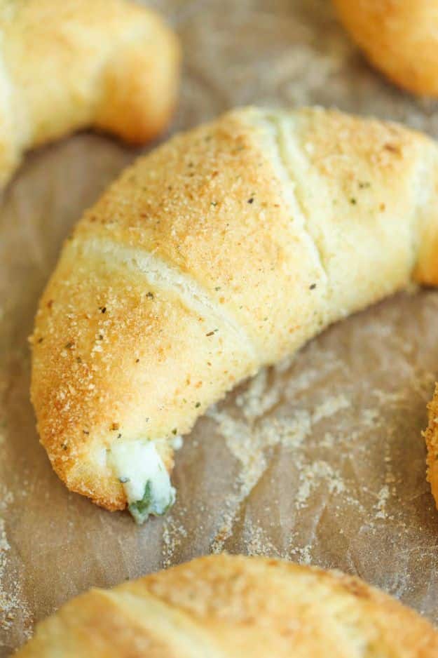 Best Crescent Roll Recipes - Spinach and Artichoke Dip Roll Ups - Easy Homemade Dinner Recipe Ideas With Cresent Rolls, Breakfast, Snack, Appetizers and Dessert - With Chicken and Ground Beef, Hot Dogs, Pizza, Garlic Taco, Sweet Desserts #recipes