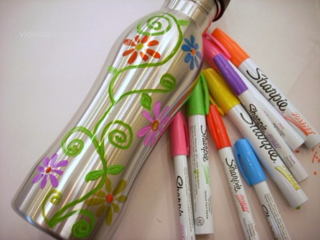 DIY Sharpie Crafts - Stainless Steel Bottle With Sharpie Paint - Cool and Easy Craft Projects and DIY Ideas Using Sharpies - Use Markers To Decorate and Design Home Decor, Cool Homemade Gifts, T-Shirts, Shoes and Wall Art. Creative Project Tutorials for Teens, Kids and Adults #sharpiecrafts #diyideas #cheapcrafts