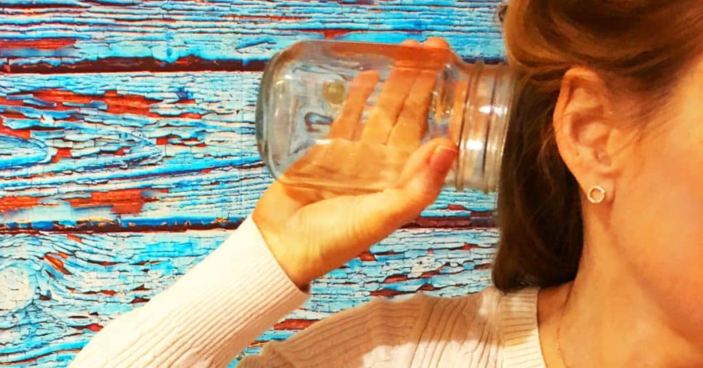 DIY Mason Jar Crafts - Cute and Easy Seashell Jar
