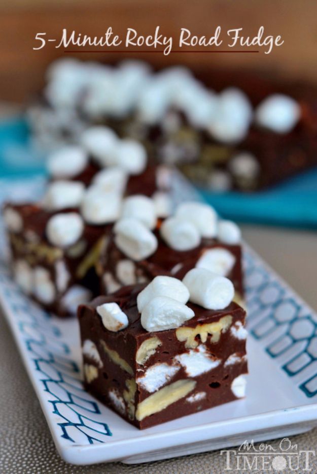 Easy Snacks You Can Make In Minutes - 5 Minute Rocky Road Fudge - Quick Recipes and Tricks for Making After Workout and After School Snack - Fast Ideas for Instant Small Meals and Treats - No Bake, Microwave and Simple Prep Makes Snacking Fun #snacks #recipes