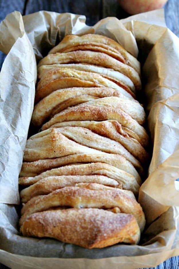 Best Canned Biscuit Recipes - Apple Pie Pull Apart Bread - Cool DIY Recipe Ideas You Can Make With A Can of Biscuits - Easy Breakfast, Lunch, Dinner and Desserts You Can Make From Pillsbury Pull Apart Biscuits - Garlic, Sour Cream, Ground Beef, Sweet and Savory, Ideas with Cheese - Delicious Meals on A Budget With Step by Step Tutorials 