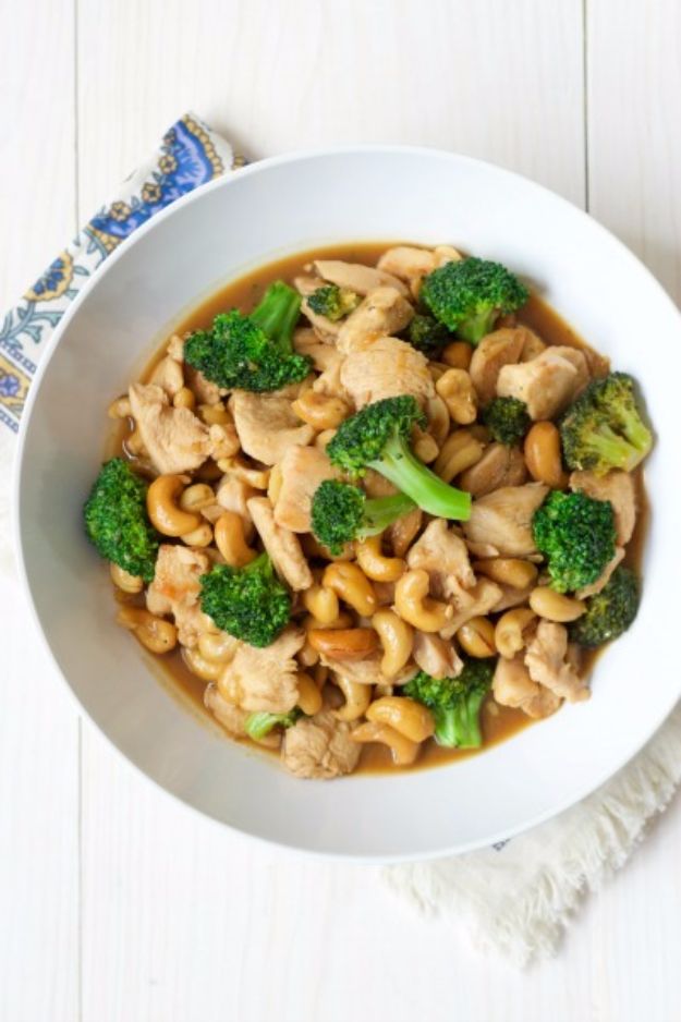 Best Broccoli Recipes - Broccoli Cashew Chicken - Recipe Ideas for Roasted, Steamed, Fresh or Frozen, Healthy, Cheesy, Soup, Salad, Casseroles and Side Dish Vegetables Made With Broccoli. Shrimp, Chicken, Pasta and Paleo Recipes. Easy Dinner, healthy vegetable recipes 