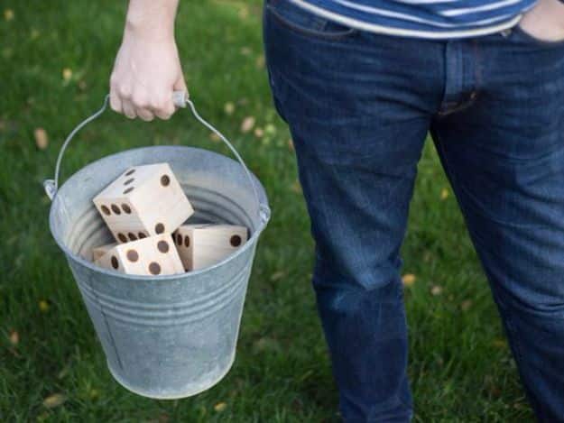 Best DIY Backyard Games - DIY Yard Yahtzee - Cool DIY Yard Game Ideas for Adults, Teens and Kids - Easy Tutorials for Cornhole, Washers, Jenga, Tic Tac Toe and Horseshoes - Cool Projects for Outdoor Parties and Summer Family Fun Outside #diy #backyard #kids #games