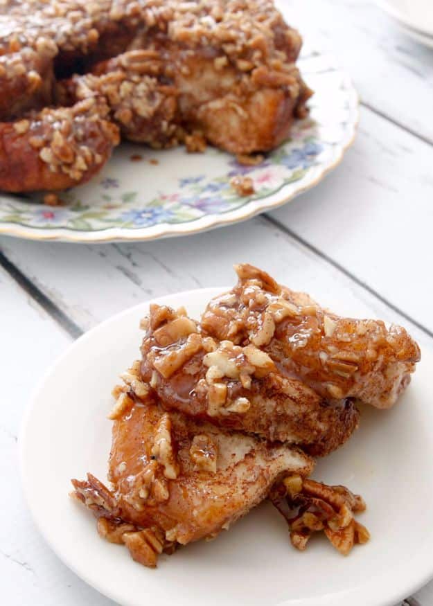 Best Canned Biscuit Recipes - Easy Caramel Pecan Sticky Buns - Cool DIY Recipe Ideas You Can Make With A Can of Biscuits - Easy Breakfast, Lunch, Dinner and Desserts You Can Make From Pillsbury Pull Apart Biscuits - Garlic, Sour Cream, Ground Beef, Sweet and Savory, Ideas with Cheese - Delicious Meals on A Budget With Step by Step Tutorials 
